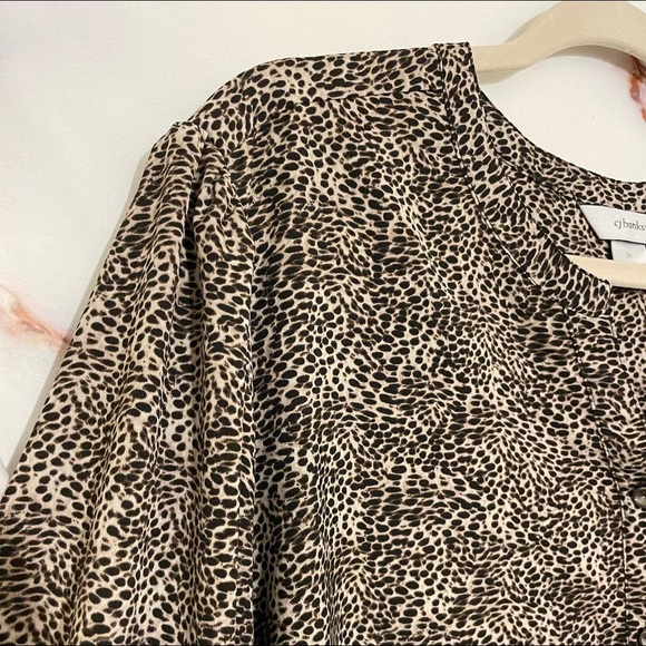 ✔️CJ Banks Leopard Print Blouse, EUC - Picture 2 of 4